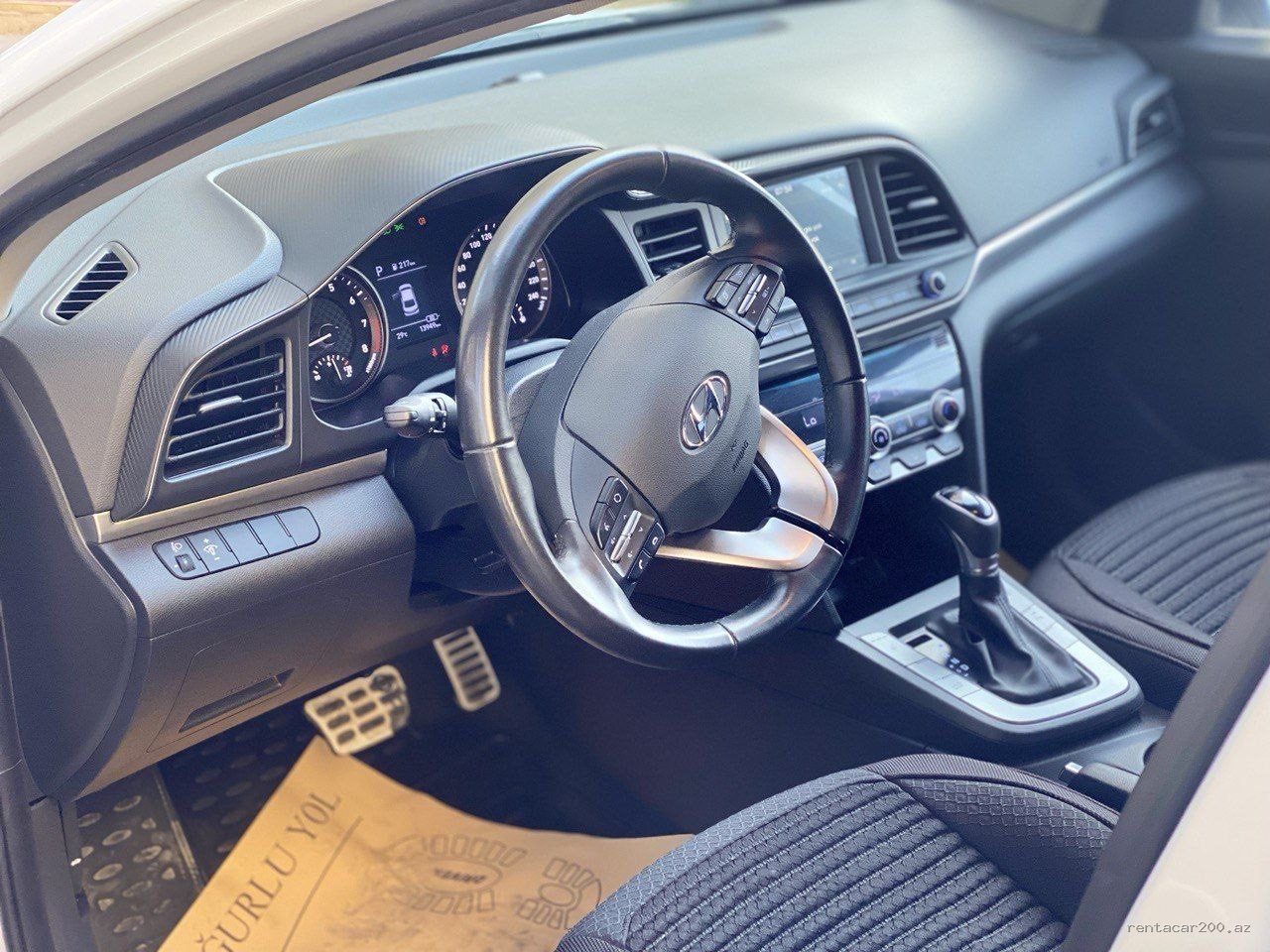 Hyundai Elantra 2021