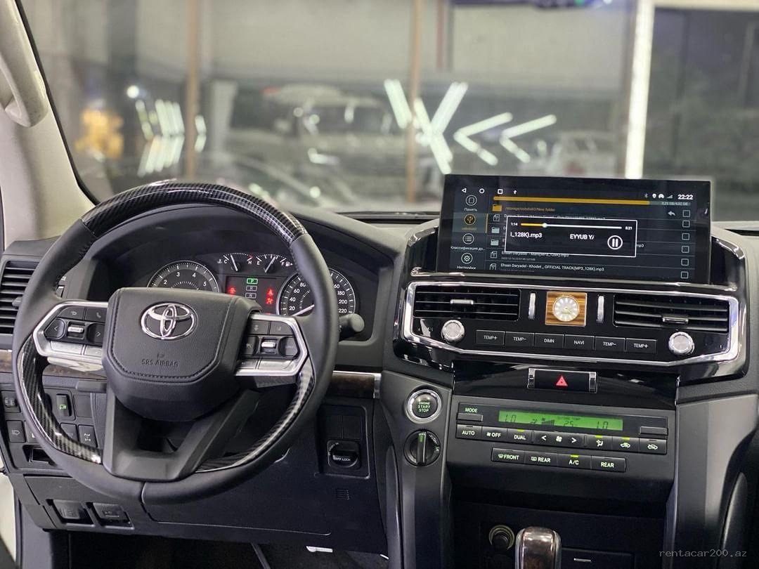 Toyota Land Cruser 2014