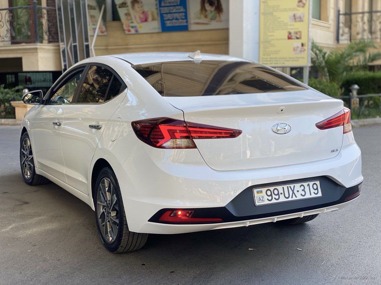 Hyundai Elantra 2021