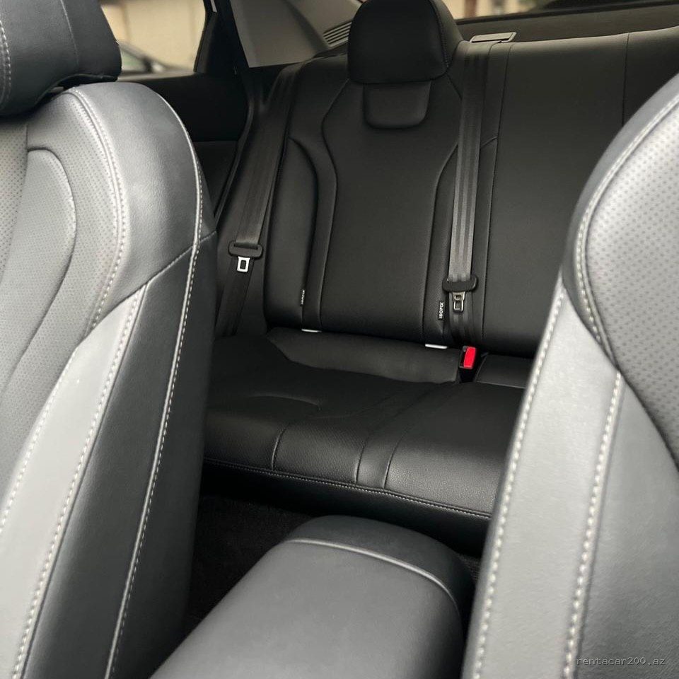 Hyundai Elantra 2024