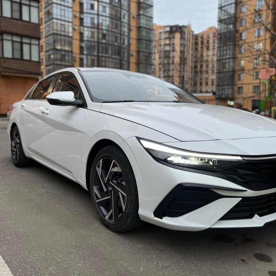 Hyundai Elantra 2024