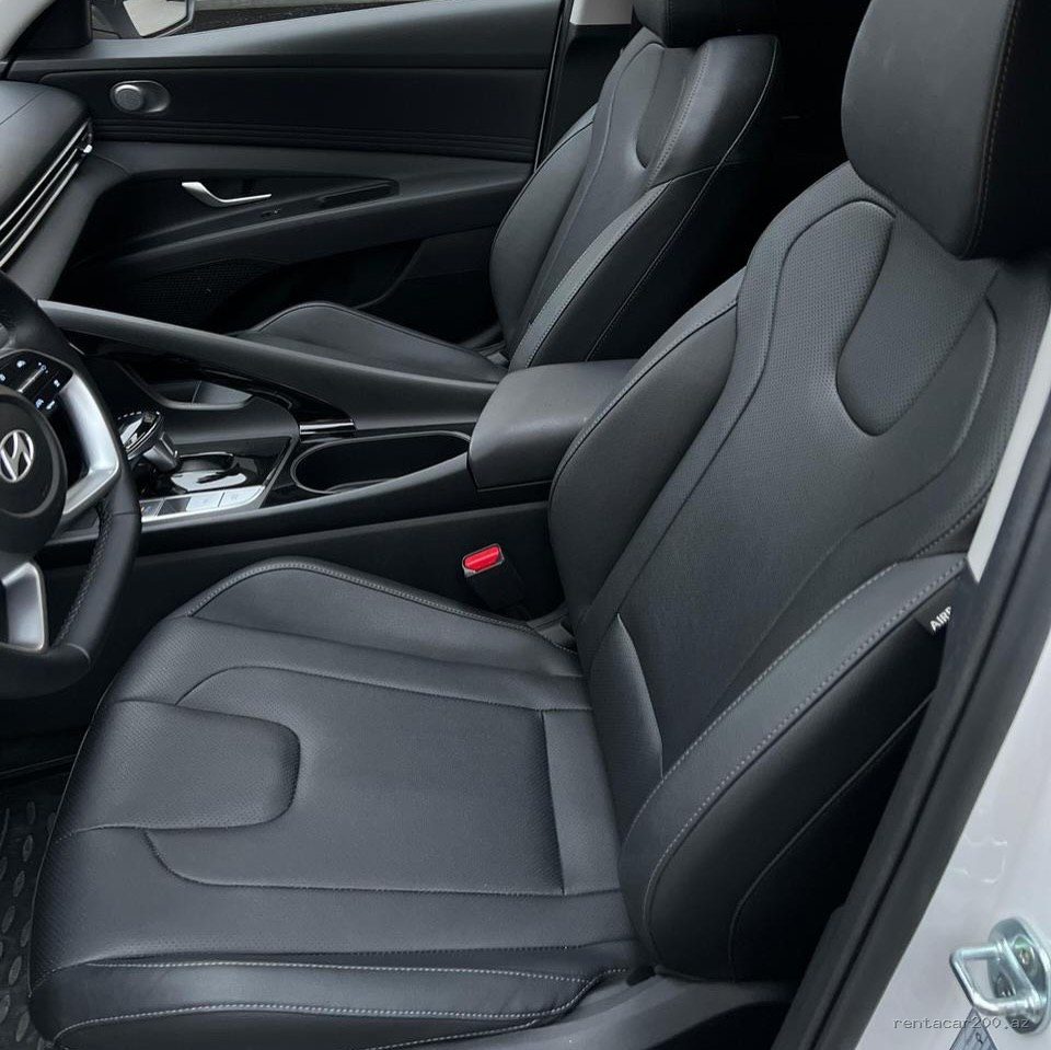 Hyundai Elantra 2024