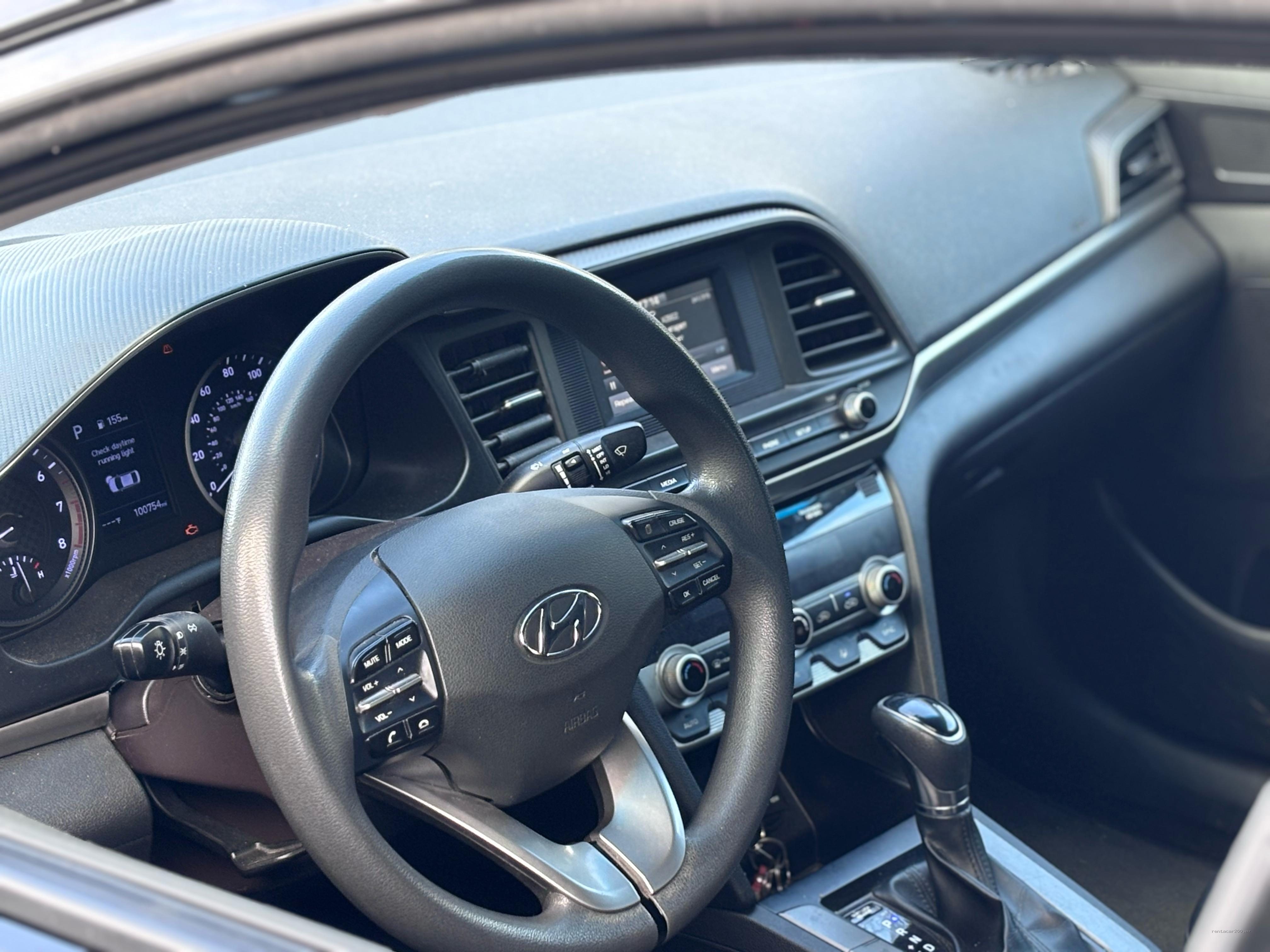 Hyundai Elantra 2020