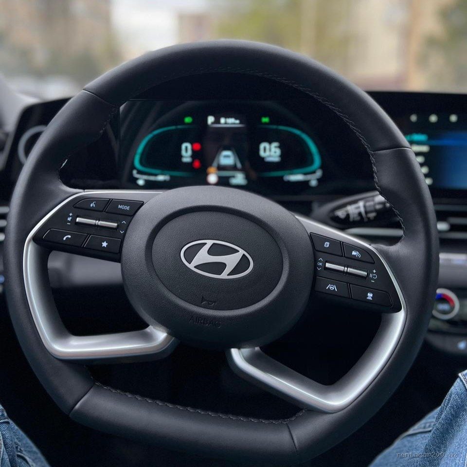 Hyundai Elantra 2024